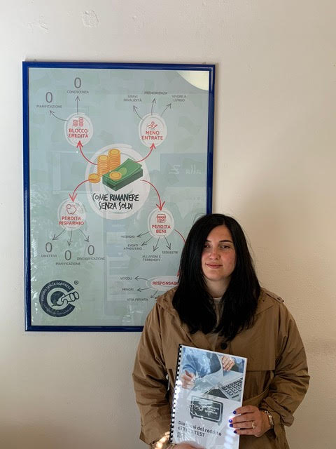 Giulia Rosi, studentessa, cliente Gruppo Fides Cecina ci racconta la sua esperienza con la consulenza assicurativa